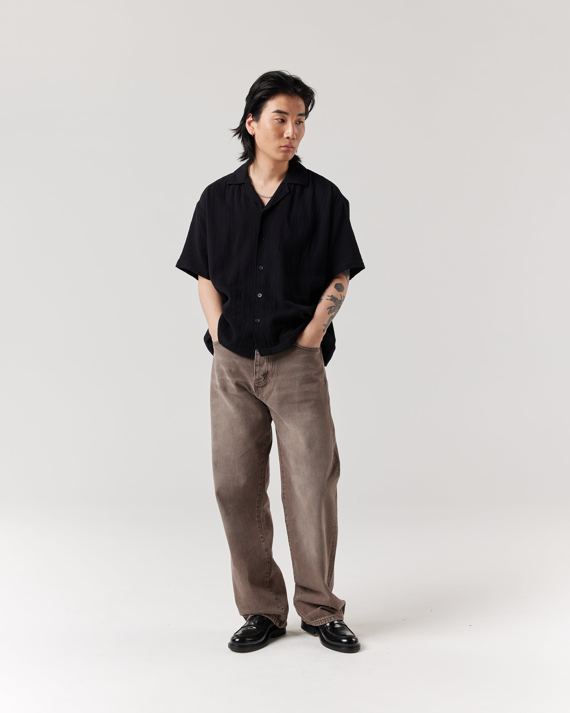 Short Sleeve Crinkle Shirt - Black | RONNING, Everyday Uniform