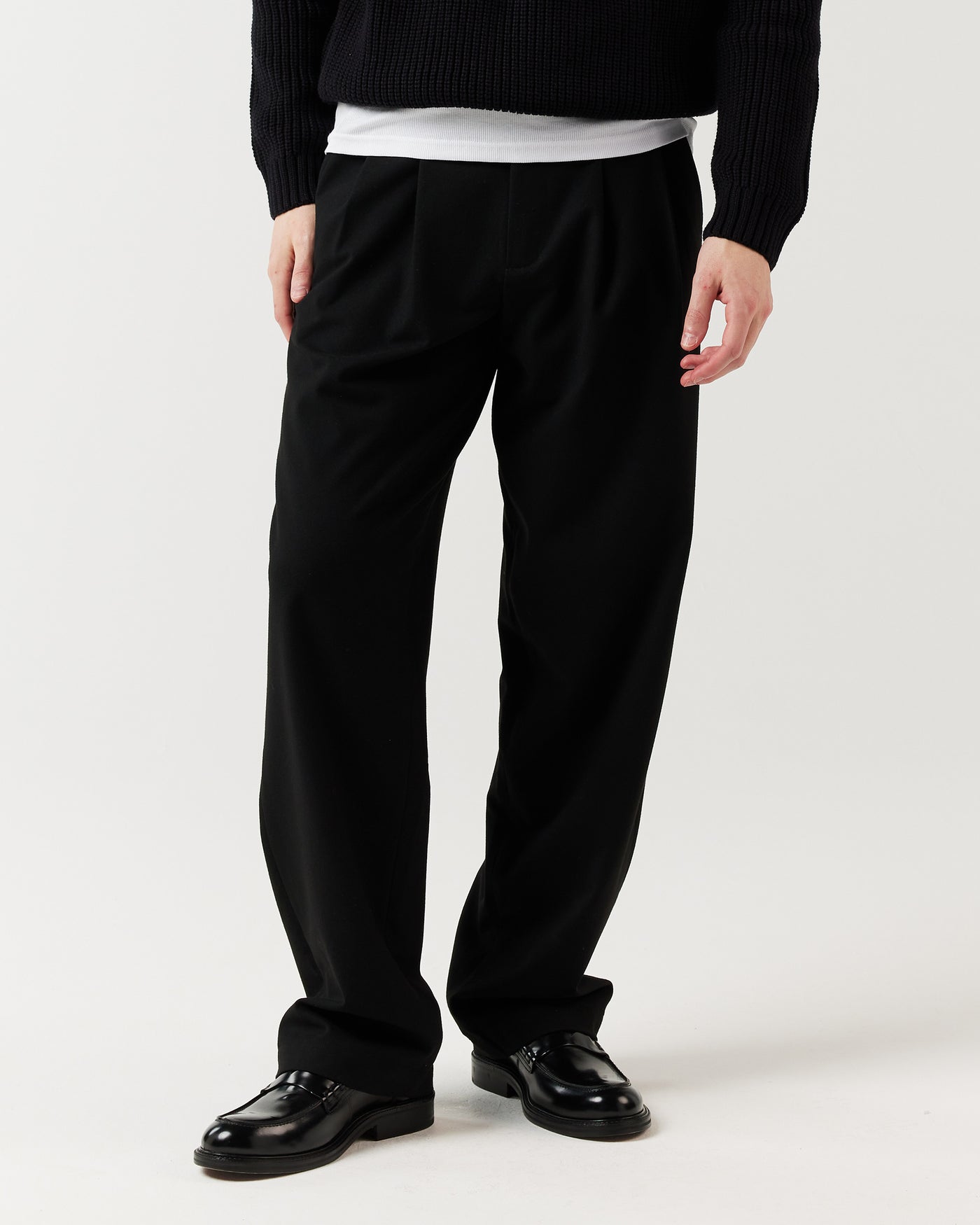Pleated City Pant - Black | Relaxed Leg Trousers – RONNING