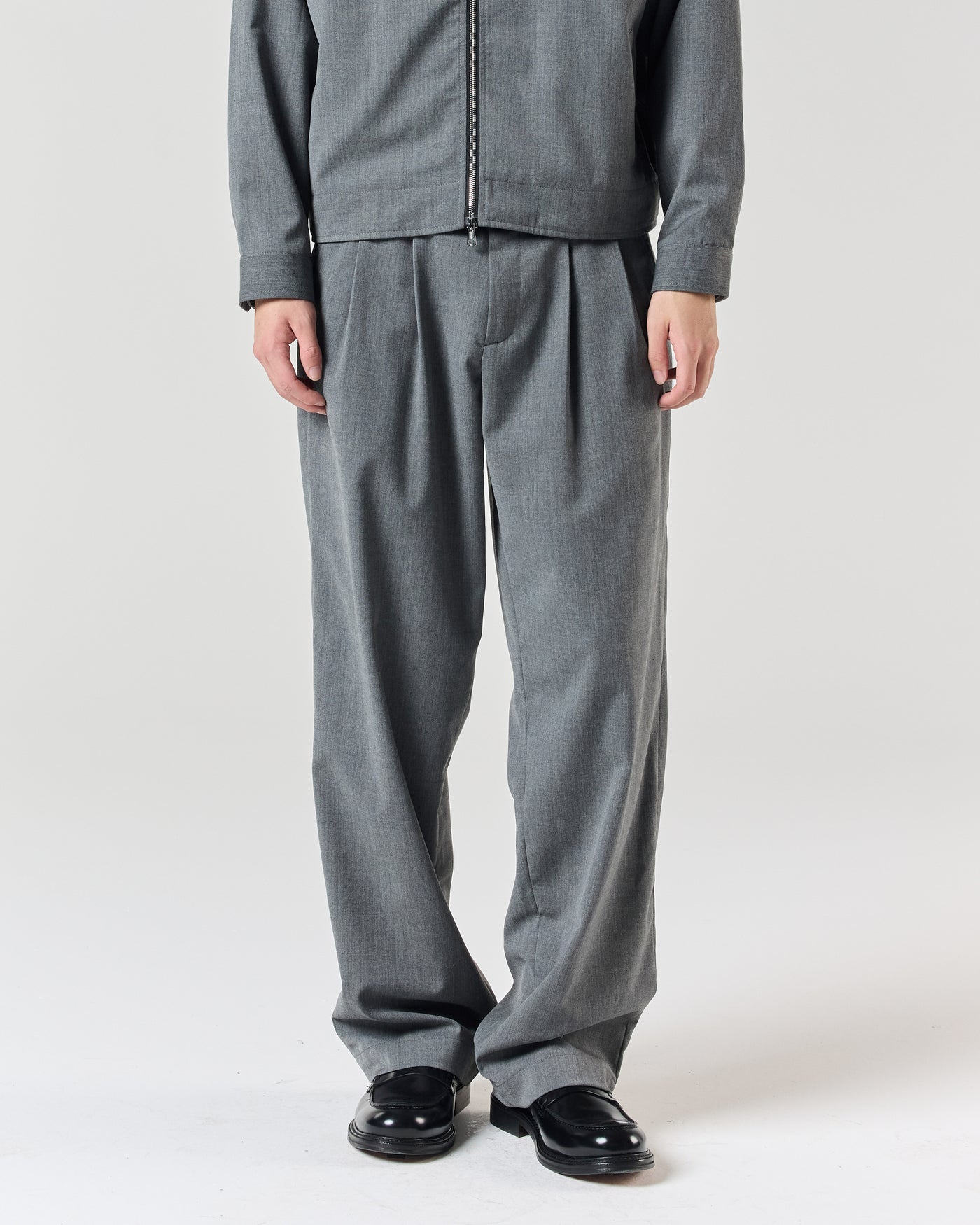 Pleated Pant - Charcoal Grey | RONNING, Everyday Uniform
