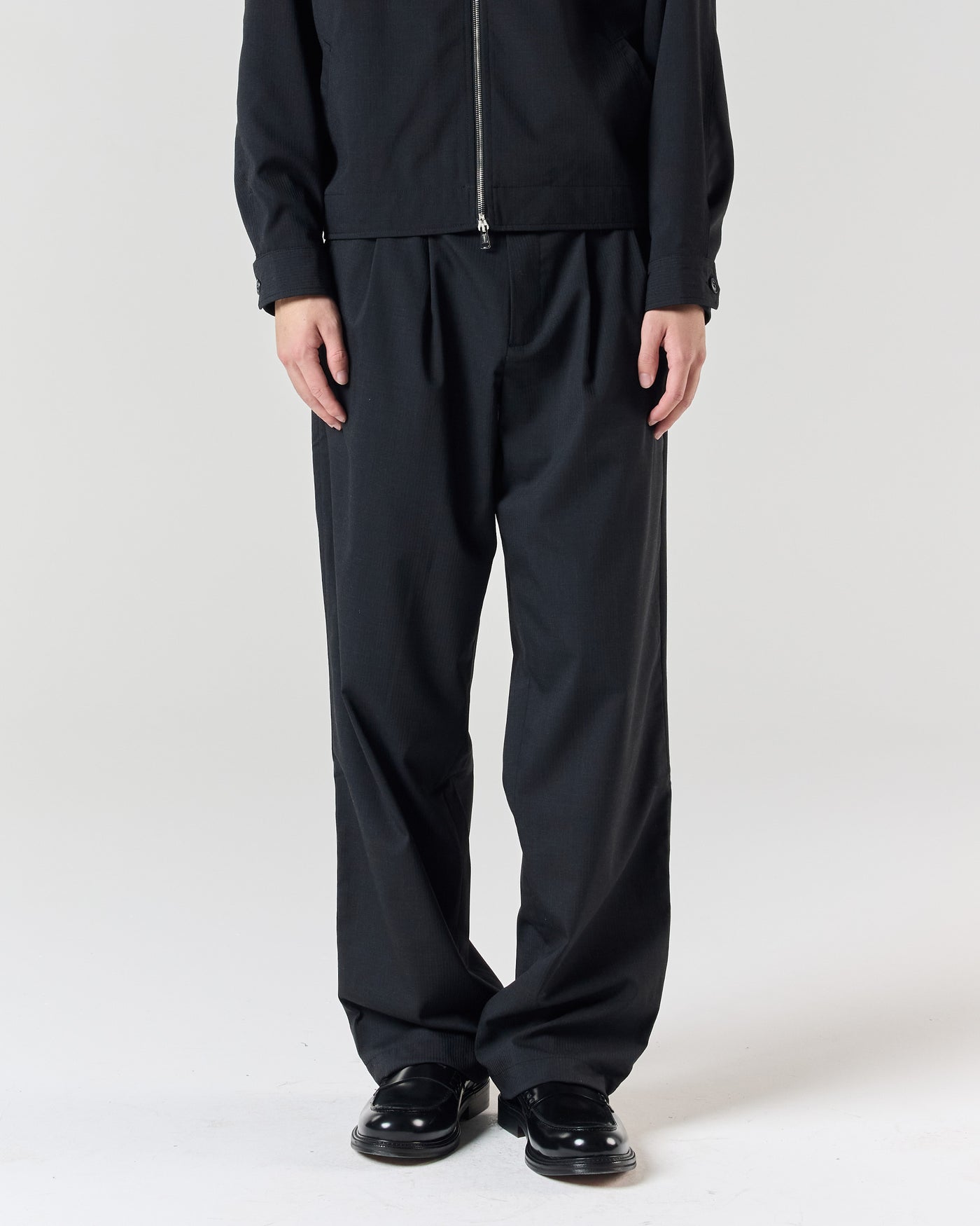 Wide Pleated Pant - Black | RONNING, Everyday Uniform