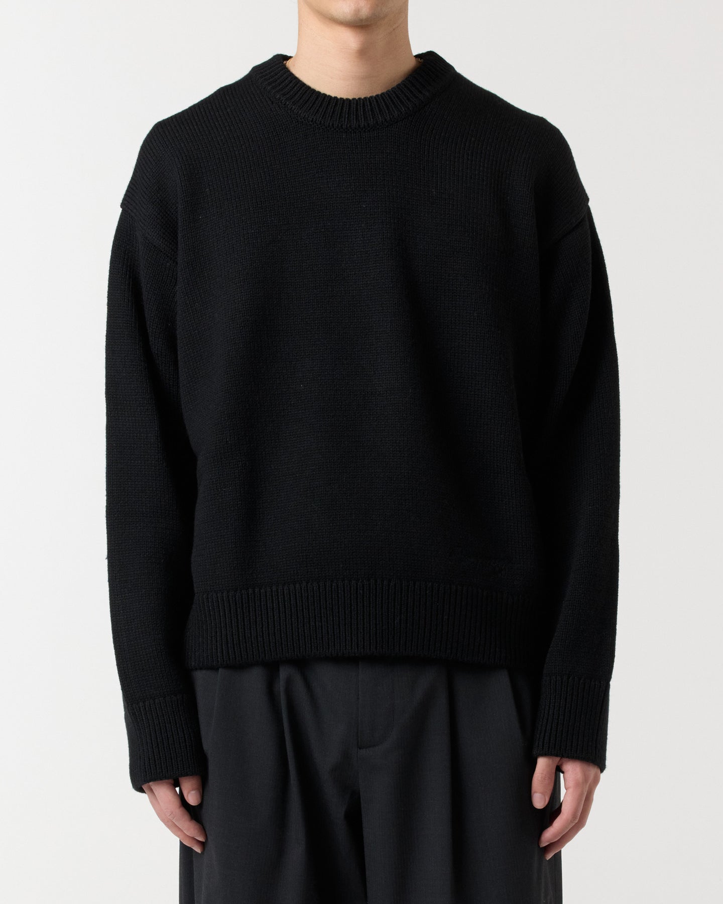 Merino Blend R Knit Sweater - Black | RONNING, Everyday Uniform